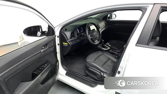 Hyundai Avante AD 2018 Белый из Кореи, фото 2