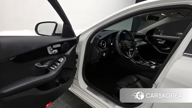 Mercedes-Benz C-Class W205 2019 Белый из Кореи, фото 2