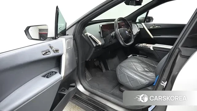 BMW iX 2022 Черный из Кореи, фото 2