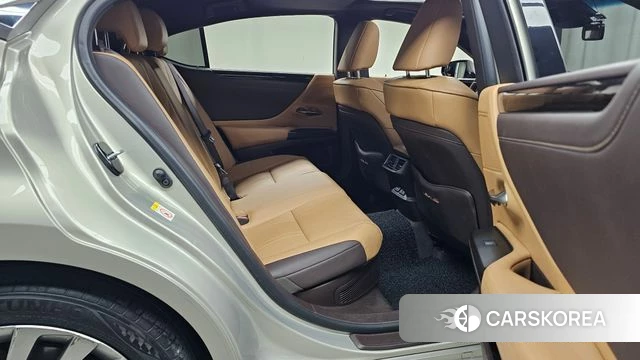 Lexus ES300h 7th generation 2019 Цвет галактики из Кореи, фото 2
