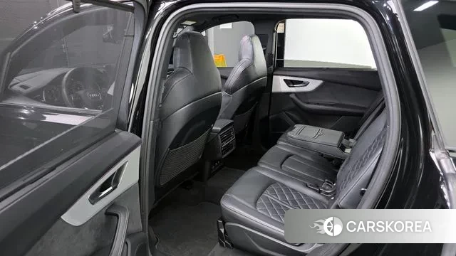 Audi Q7 (4M) 2023 Черный из Кореи, фото 2