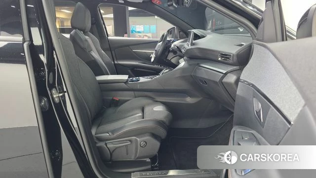 Peugeot 3008 second generation 2018 Черный из Кореи, фото 2