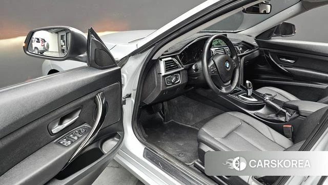 BMW 3 Series GT (F34) 2018 Серебряный из Кореи, фото 2