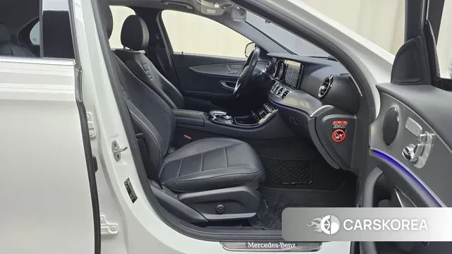 Mercedes-Benz E-Class W213 2019 Белый из Кореи, фото 2