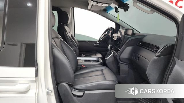 Hyundai Staria 2025 Белый из Кореи, фото 2