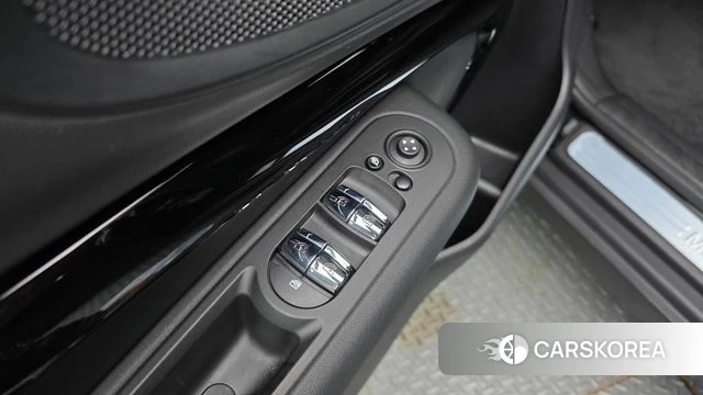 Mini Cooper Clubman 2023 Черный из Кореи, фото 2