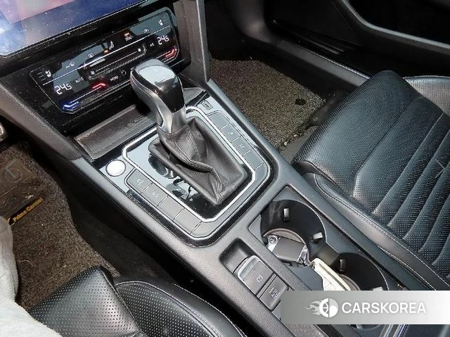 Volkswagen Passat GT (B8) 2021 Черный из Кореи, фото 2
