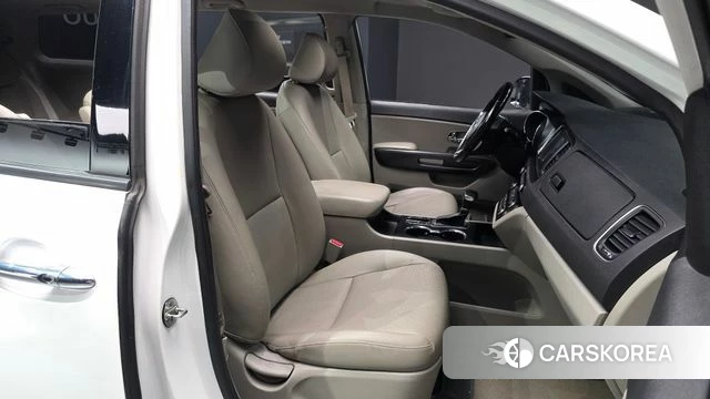 Kia The New Carnival 2018 Белый из Кореи, фото 2