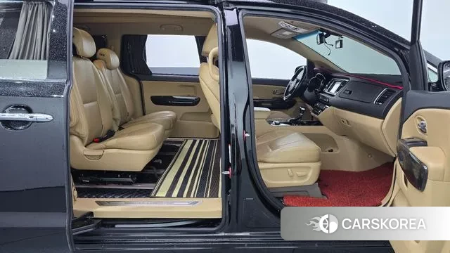 Kia The New Carnival 2019 Черный из Кореи, фото 2