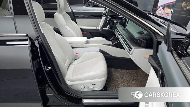 Hyundai Grandeur Hybrid (GN7) 2023 Черный из Кореи, фото 2