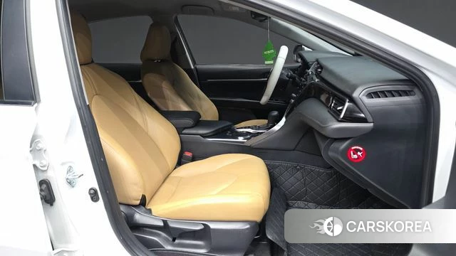 Toyota Camry (XV70) 2019 Белый из Кореи, фото 2