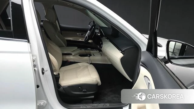 Genesis GV70 2021 Белый из Кореи, фото 2
