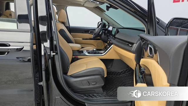 Kia Carnival 4th generation 2023 Черный из Кореи, фото 2