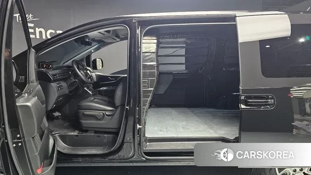 Hyundai Staria 2024 Черный из Кореи, фото 2