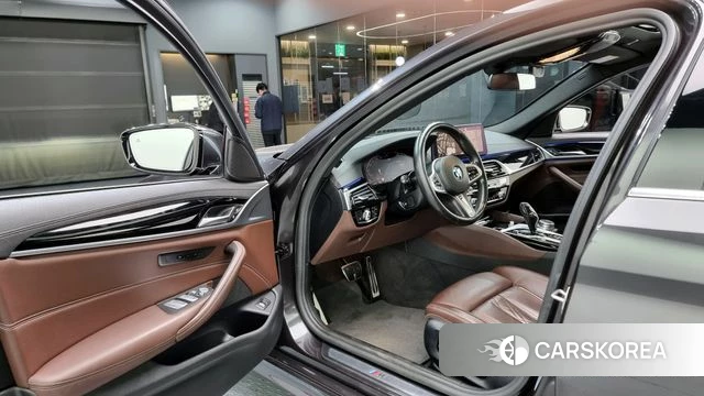 BMW 5 Series (G30) 2021 Серый из Кореи, фото 2