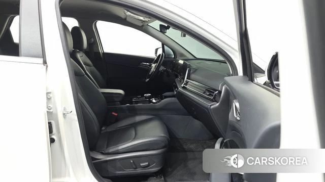 Kia Sportage 5th Generation 2023 Белый из Кореи, фото 2