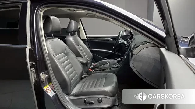 Volkswagen The New Passat 2018 Черный из Кореи, фото 2