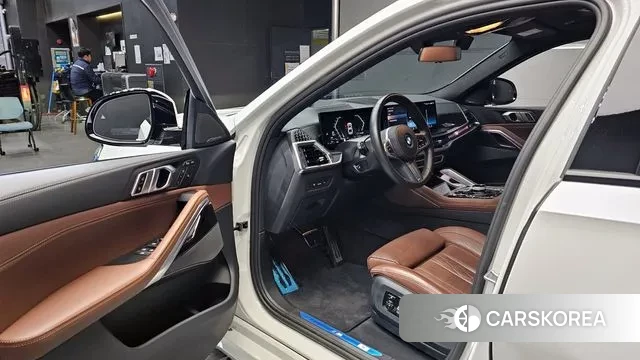 BMW X6 (G06) 2024 Белый из Кореи, фото 2