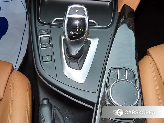 BMW 3 Series (F30) 2018 Серебряный из Кореи, фото 2