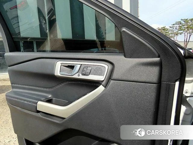 Ford Explorer 6th Generation 2020 Белый из Кореи, фото 2