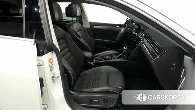 Volkswagen Arteon 2019 Белый из Кореи, фото 2