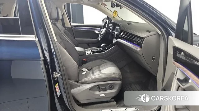 Volkswagen Touareg 3rd generation 2023 Синий из Кореи, фото 2