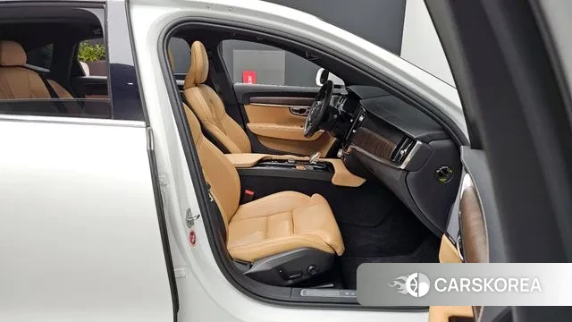 Volvo S90 2021 Белый из Кореи, фото 2