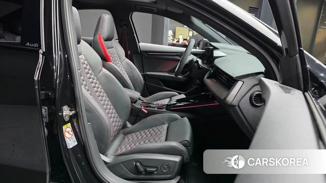 Audi RS3 (8Y) 2025 Черный из Кореи, фото 2