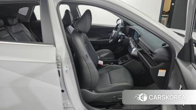 Hyundai Kona Hybrid (SX2) 2023 Серебристо-серый из Кореи, фото 2