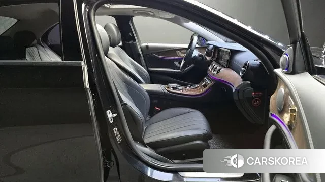 Mercedes-Benz E-Class W213 2019 Черный из Кореи, фото 2