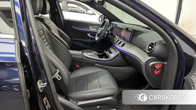 Mercedes-Benz E-Class W213 2022 Синий из Кореи, фото 2