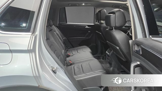 Volkswagen Tiguan second Generation 2018 Серебряный из Кореи, фото 2
