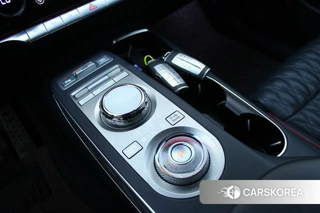 Genesis GV70 2021 Белый из Кореи, фото 2