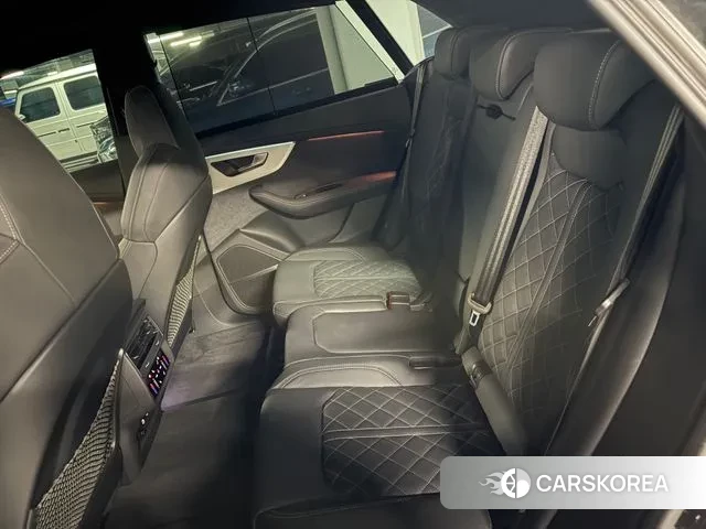 Audi Q8 (4M) 2023 Черный из Кореи, фото 2