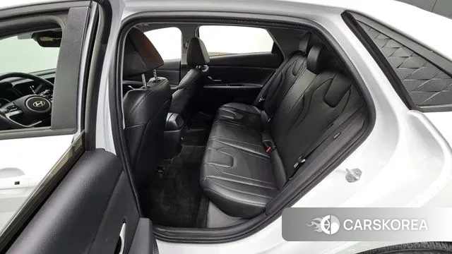 Hyundai The New Avante (CN7) 2023 Белый из Кореи, фото 2