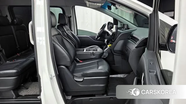 Hyundai Staria 2022 Белый из Кореи, фото 2