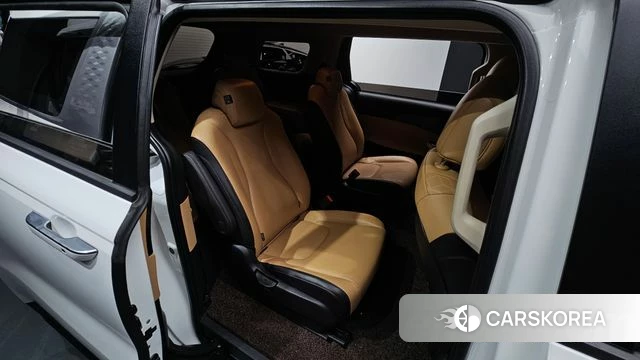 Kia Carnival 4th generation 2023 Белый из Кореи, фото 2