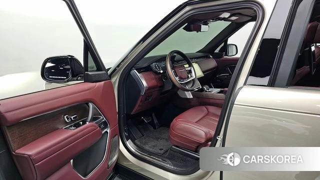 Land Rover Range Rover 5th Generation 2025 Песочный из Кореи, фото 2