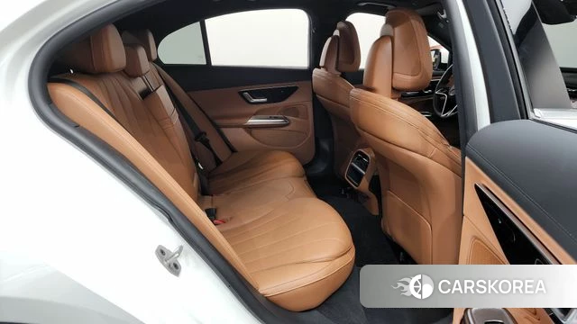 Mercedes-Benz E-Class W214 2026 Белый из Кореи, фото 2
