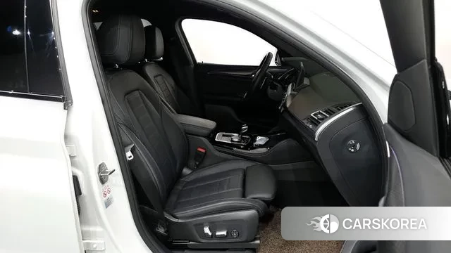 BMW X4 (G02) 2023 Белый из Кореи, фото 2