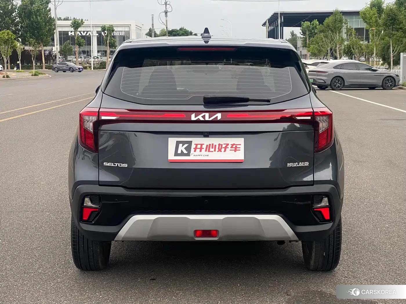 Kia Seltos 2023 Silver/gray из Китая, фото 2