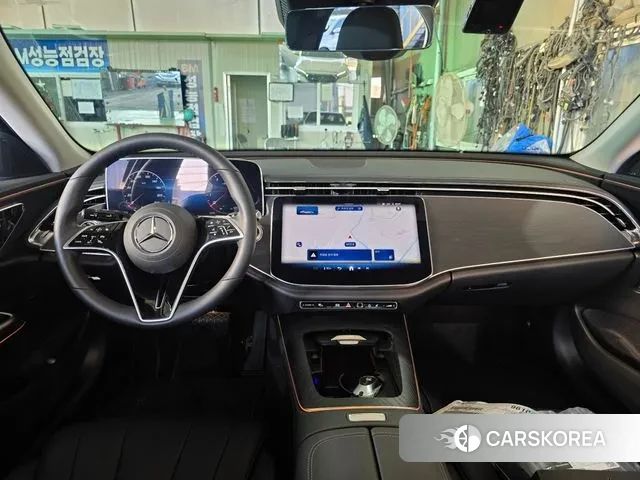 Mercedes-Benz E-Class W214 2025 Белый из Кореи, фото 2