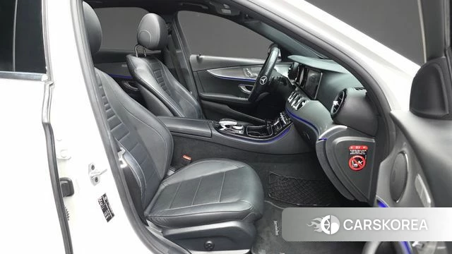 Mercedes-Benz E-Class W213 2018 Белый из Кореи, фото 2