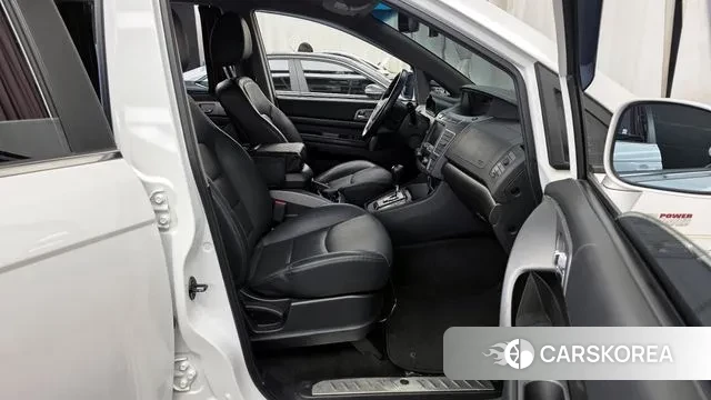 Ssangyong Korando Turismo 2019 Белый из Кореи, фото 2