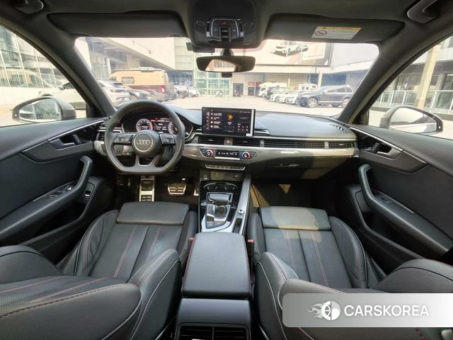 Audi A4L 2022 Темно-серый из Китая, фото 2