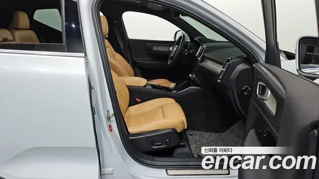 Volvo XC40 2021 Серый из Кореи, фото 2