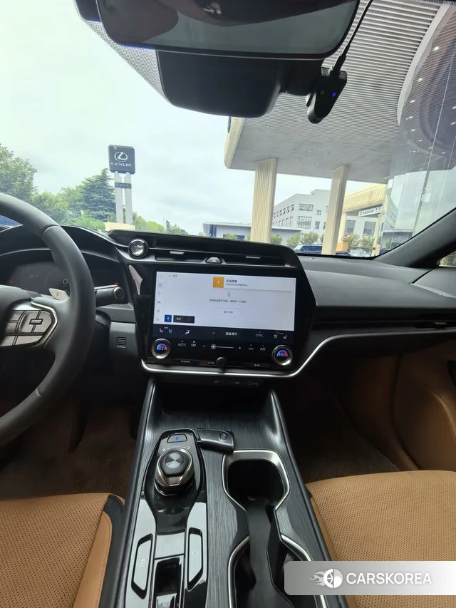 Lexus RZ 2023 Черный из Китая, фото 2