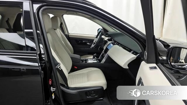 Land Rover Discovery Sports 2nd Generation 2023 Черный из Кореи, фото 2