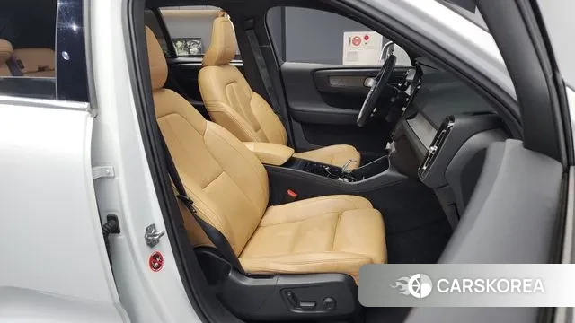 Volvo XC40 2019 Белый из Кореи, фото 2
