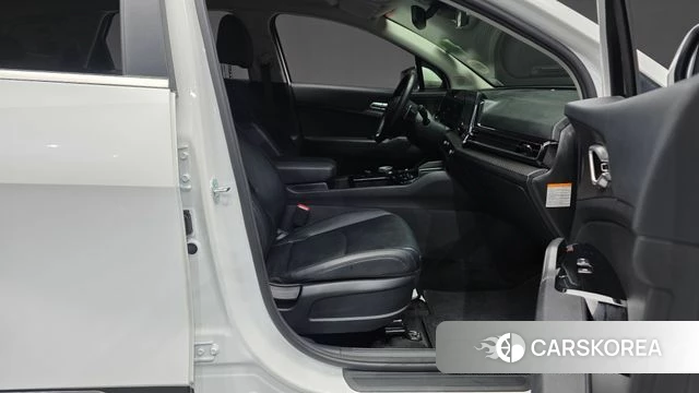 Kia Sportage 5th Generation Hybrid 2022 Белый из Кореи, фото 2